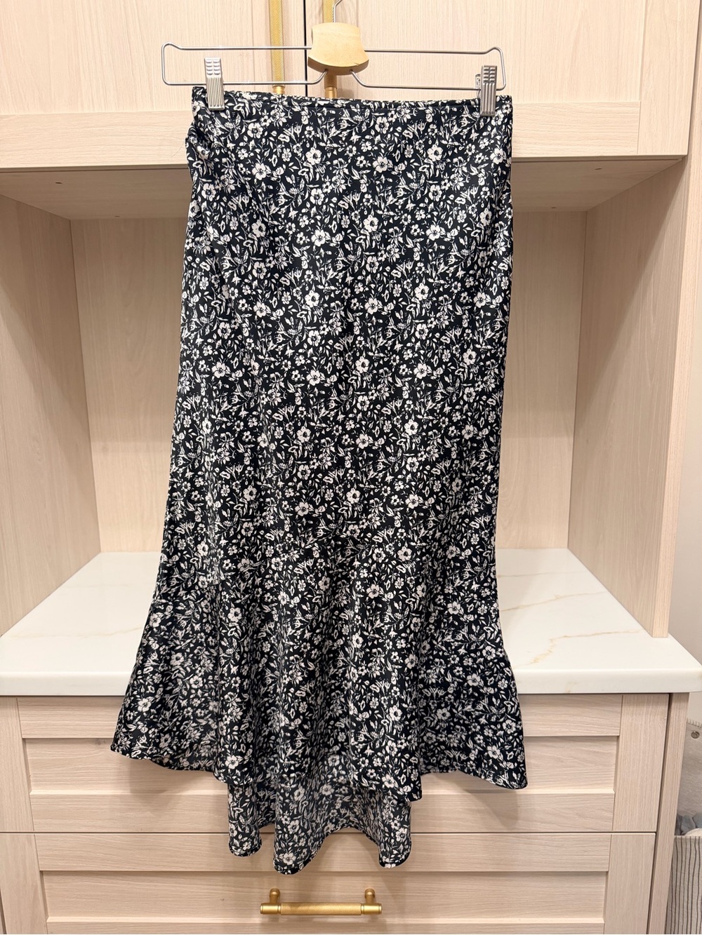 Abercrombie & Fitch Black and White Floral Midi Skirt